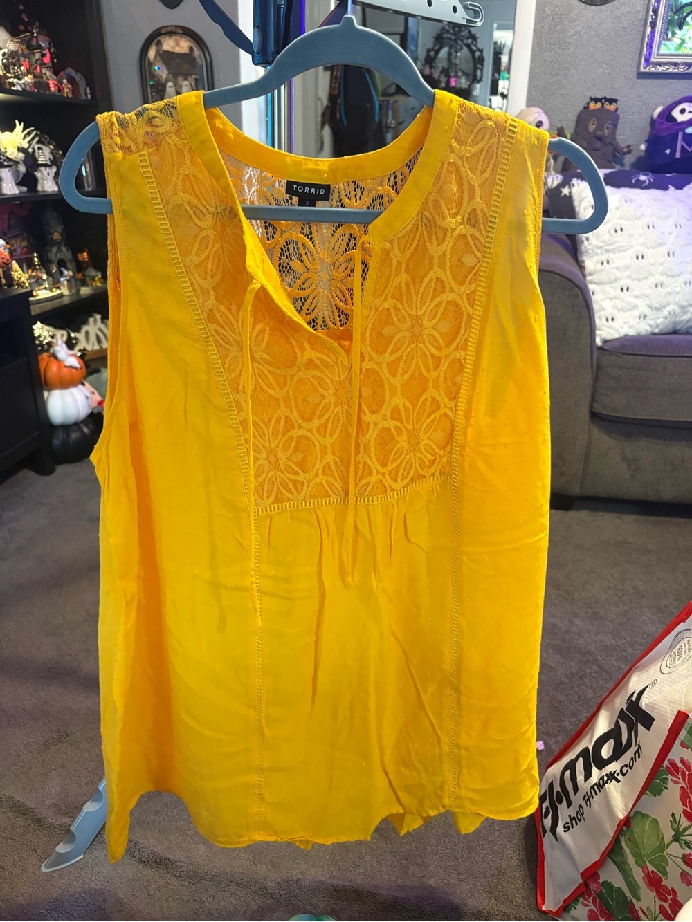 Torrid sleeveless lace gold top